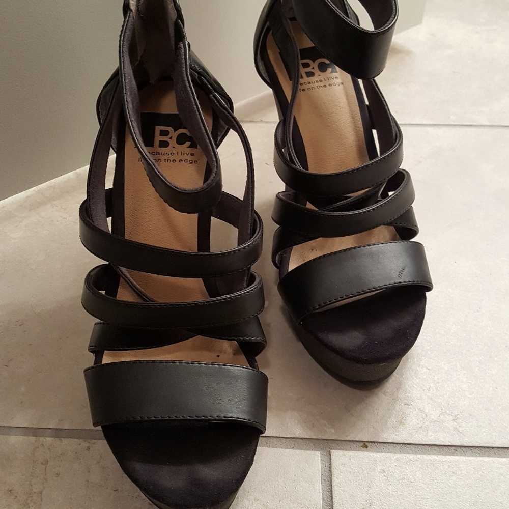 Black wedges size 7.5